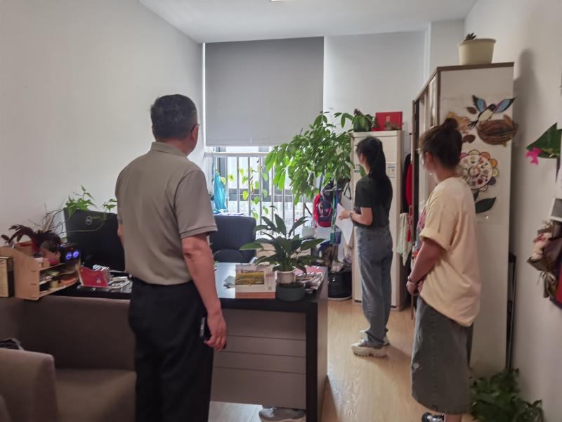 检查（朱）.jpg